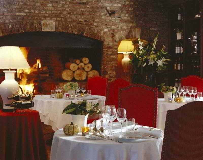 Hotel Chateau Tilques 레스토랑 사진